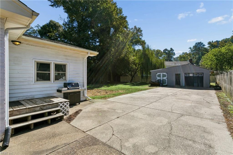 Photo 29 of 32 residential for sale in Newport News virginia