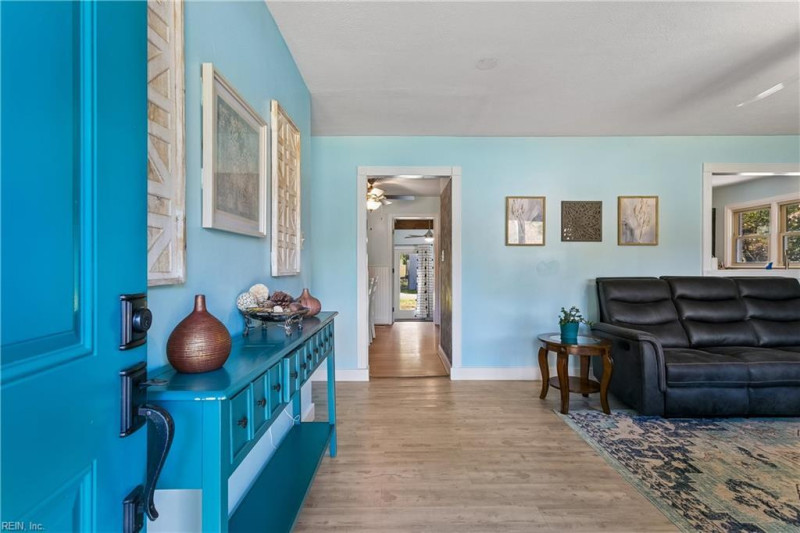 Photo 5 of 32 residential for sale in Newport News virginia