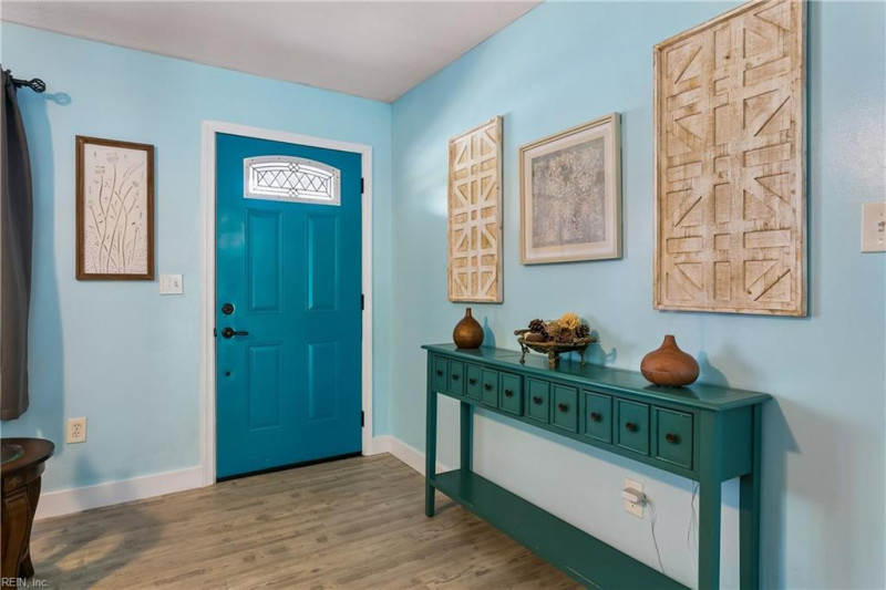 Photo 6 of 32 residential for sale in Newport News virginia
