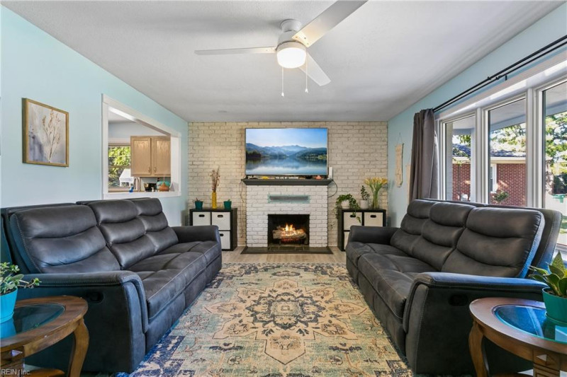 Photo 7 of 32 residential for sale in Newport News virginia