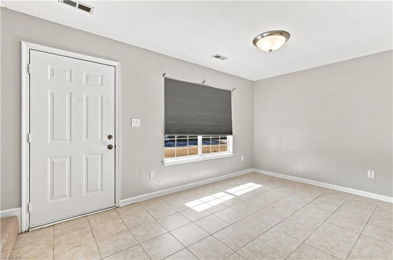Photo 5 of 21 residential for sale in Newport News virginia