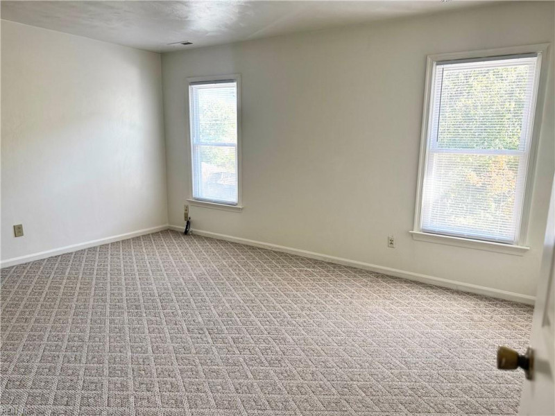 Photo 36 of 47 residential for sale in Chesapeake virginia Photo 36 of 47 residential for sale in Chesapeake virginia