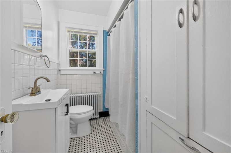 Photo 17 of 28 residential for sale in Norfolk virginia