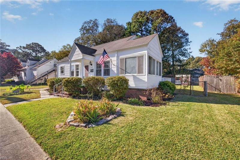 Photo 3 of 28 residential for sale in Norfolk virginia