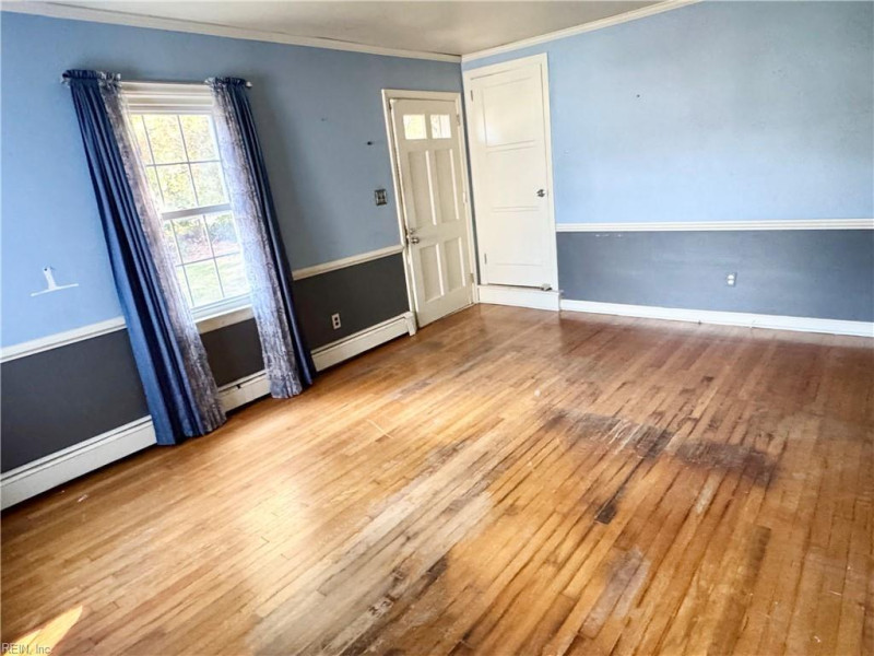 Photo 4 of 39 residential for sale in Newport News virginia