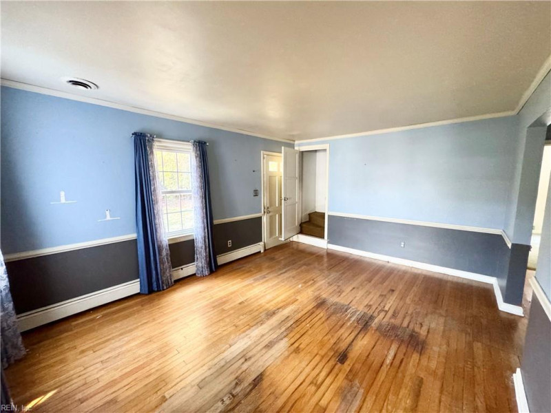 Photo 5 of 39 residential for sale in Newport News virginia
