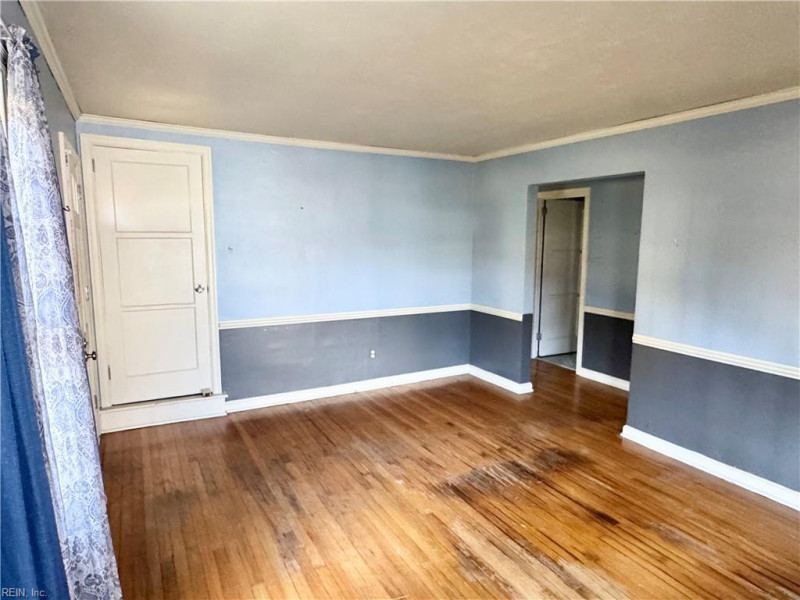 Photo 6 of 39 residential for sale in Newport News virginia