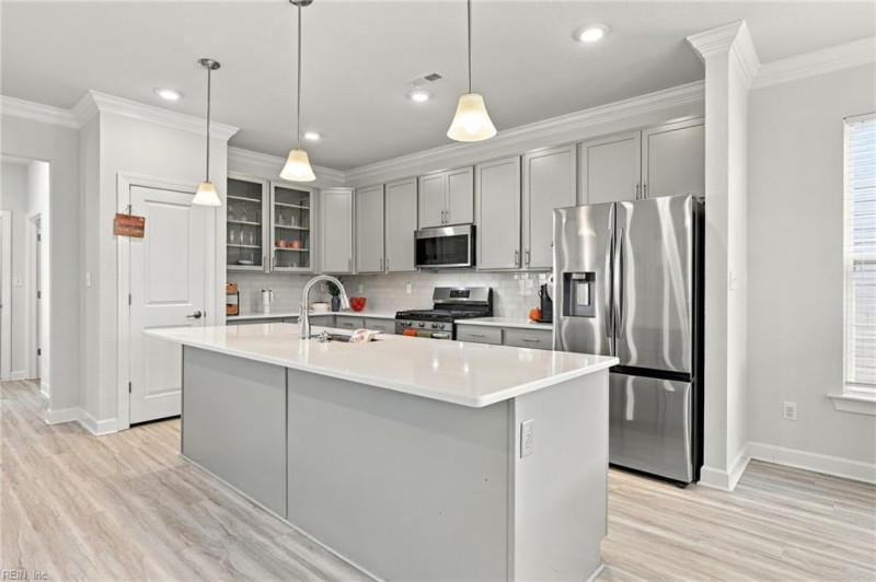 Photo 11 of 50 residential for sale in Chesapeake virginia