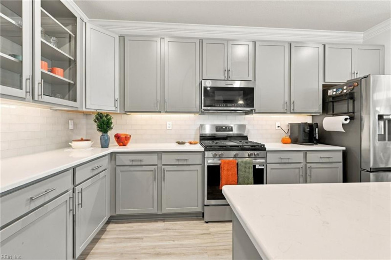 Photo 16 of 50 residential for sale in Chesapeake virginia