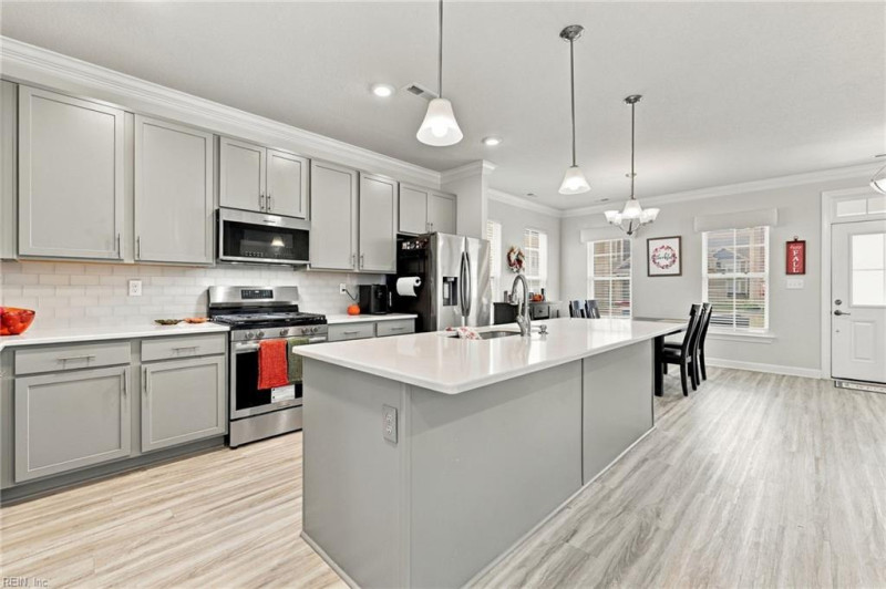 Photo 18 of 50 residential for sale in Chesapeake virginia