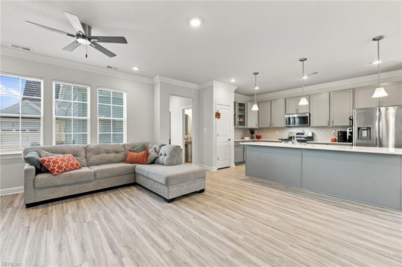 Photo 8 of 50 residential for sale in Chesapeake virginia