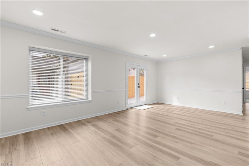 Photo 11 of 21 residential for sale in Virginia Beach virginia