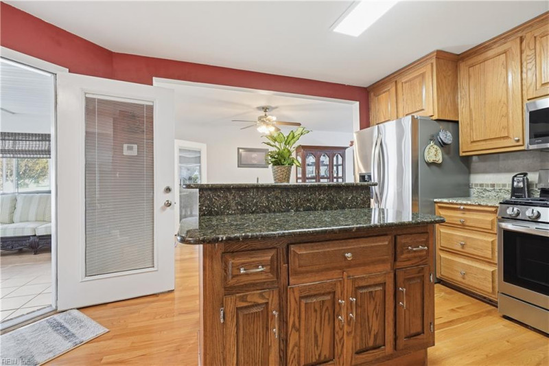 Photo 10 of 46 residential for sale in Virginia Beach virginia