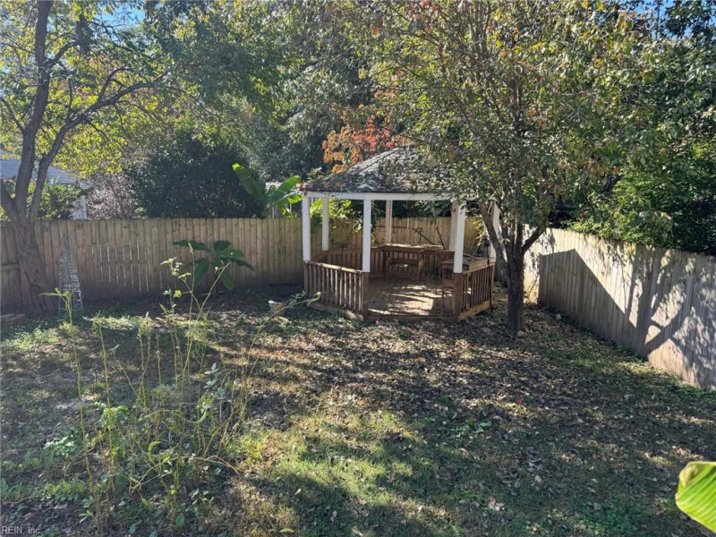 Photo 13 of 32 residential for sale in Newport News virginia