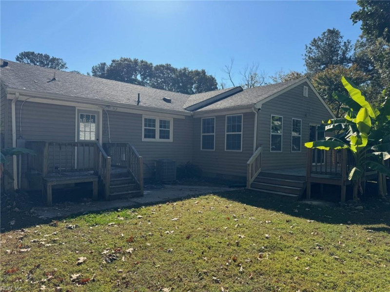 Photo 6 of 32 residential for sale in Newport News virginia